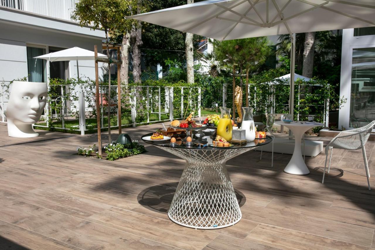 Elegance Riccione Aparthotel Exterior photo