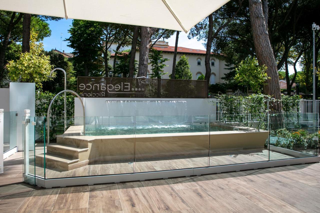 Elegance Riccione Aparthotel Exterior photo